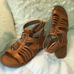 American eagle sandals